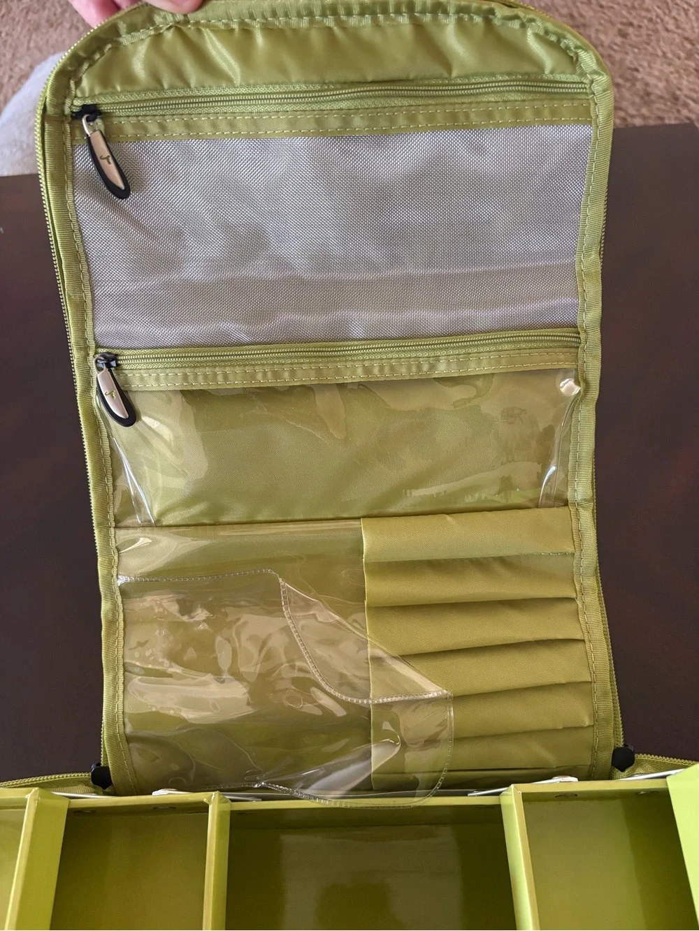 Travelon Makeup Train Case / Cosmetic Organizer Lime Green